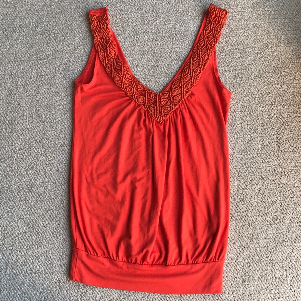 Women’s tank w/ crocheted neckline orange so small